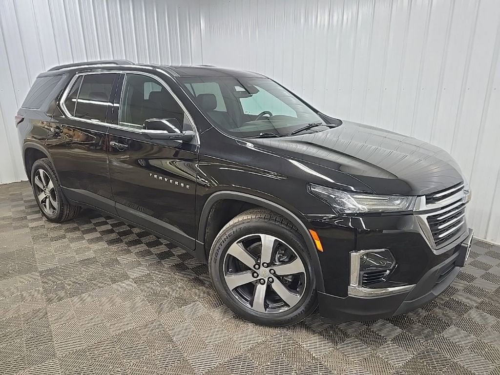 Used 2023 Chevrolet Traverse LT w/ LT Premium Package AWD/4WD image 7