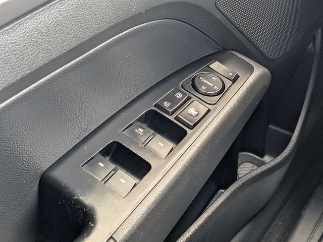 Used 2017 Hyundai Elantra Limited FWD image 18