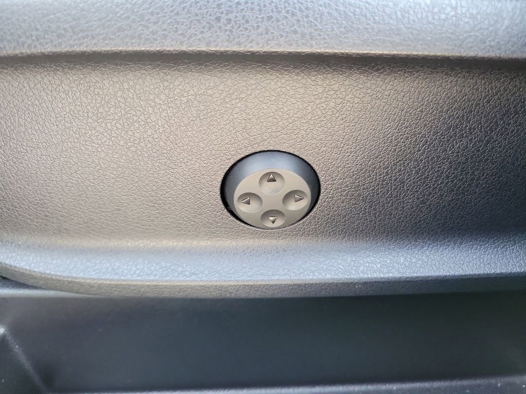 Used 2022 Mercedes-Benz GLB 35 AMG 4MATIC image 23