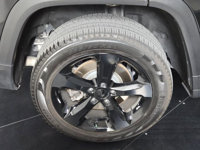 Used 2024 Jeep Grand Cherokee L Limited w/ Black Appearance Package AWD/4WD image 10