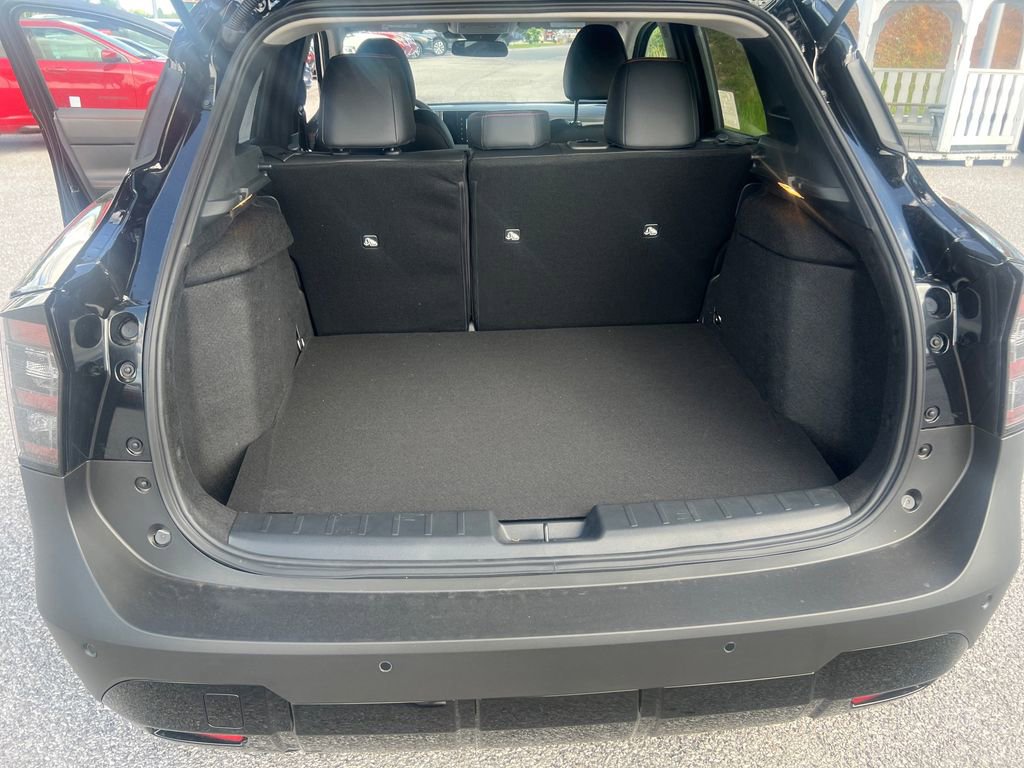 Certified 2025 Nissan Kicks SR AWD/4WD image 23