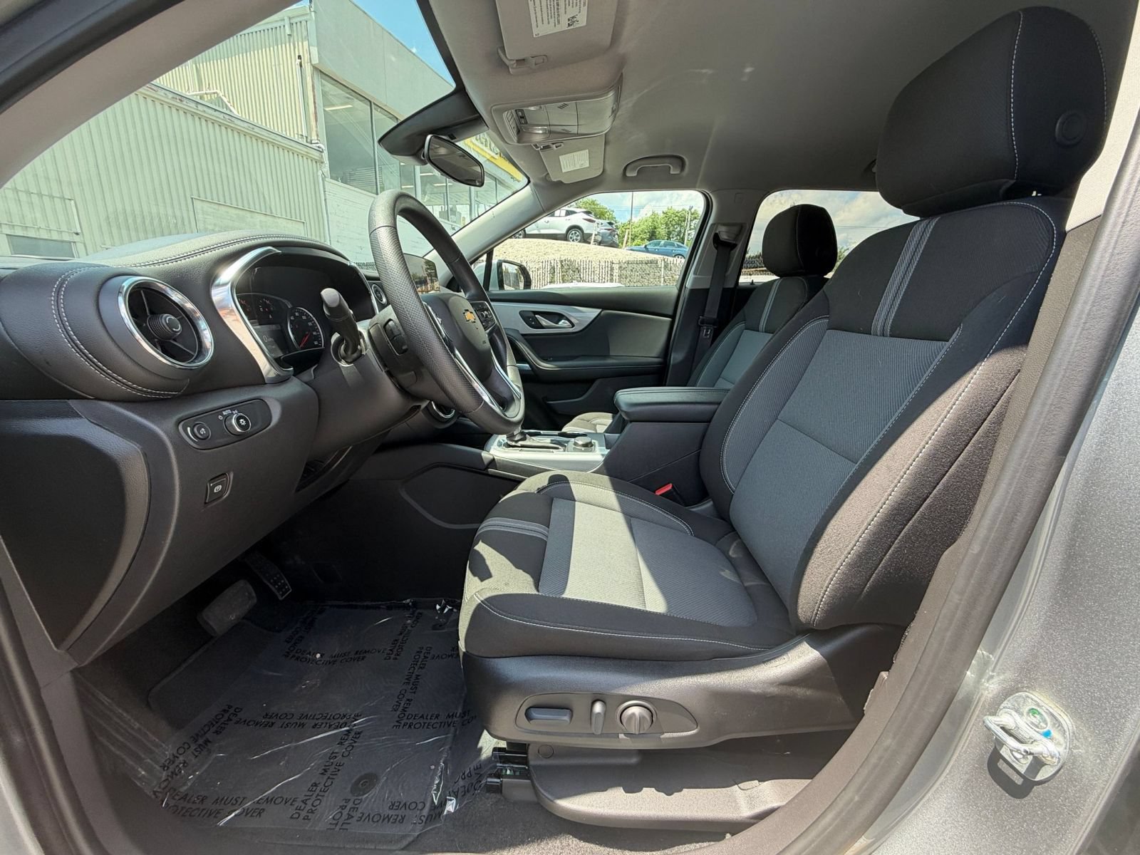 Used 2025 Chevrolet Blazer LT FWD image 30