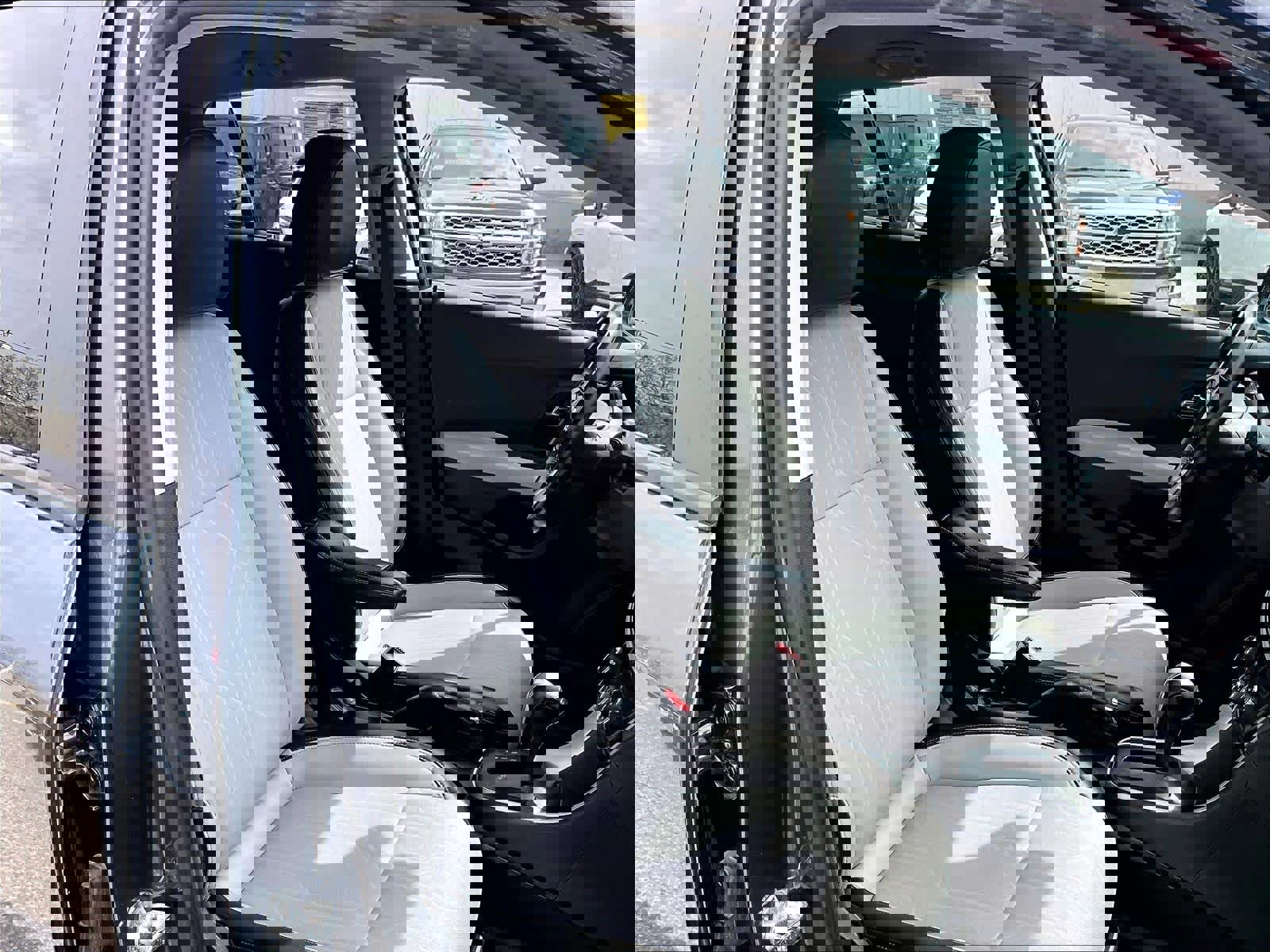 Used 2022 Chevrolet Trax LT w/ LT Convenience Package AWD/4WD image 11