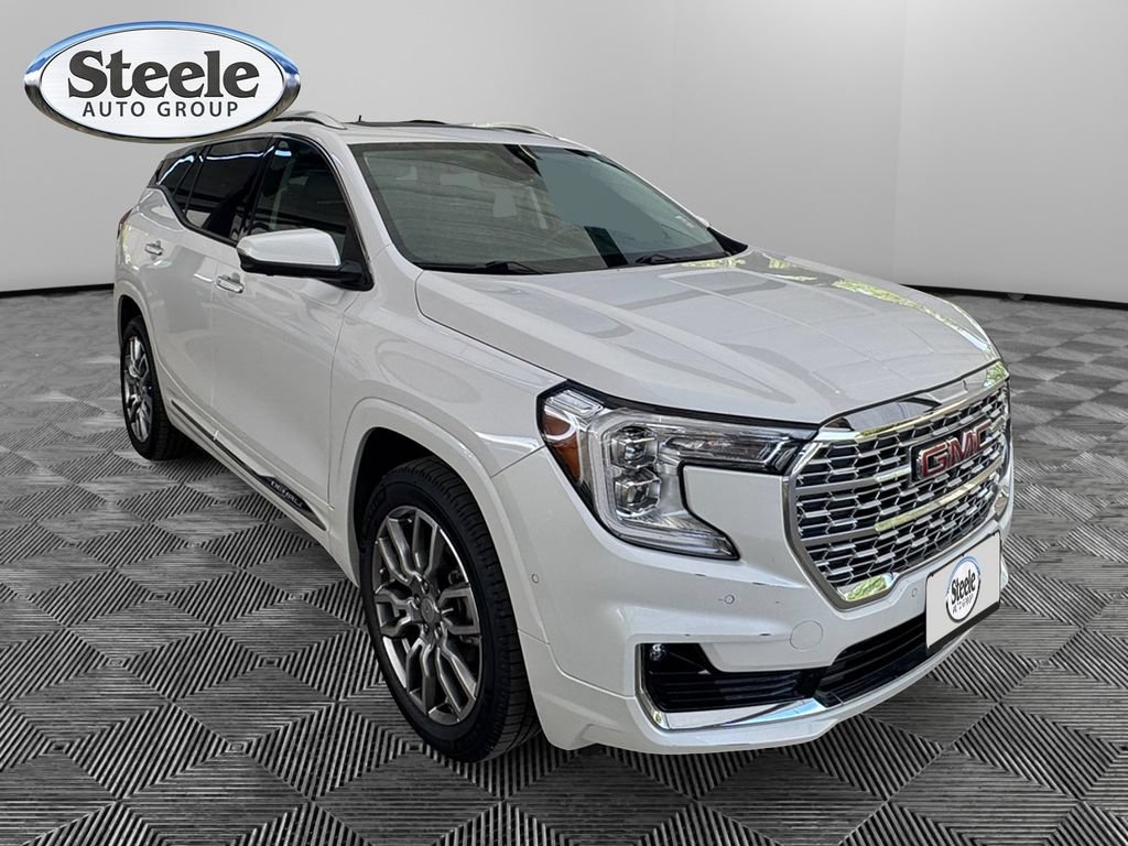 Certified 2023 GMC Terrain Denali w/ Denali Premium Package AWD/4WD image 7