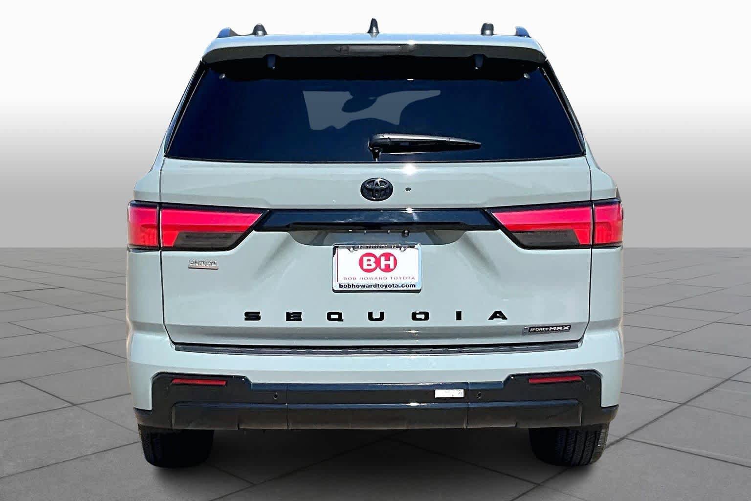 Used 2025 Toyota Sequoia Platinum w/ Tow Technology Package AWD/4WD image 5