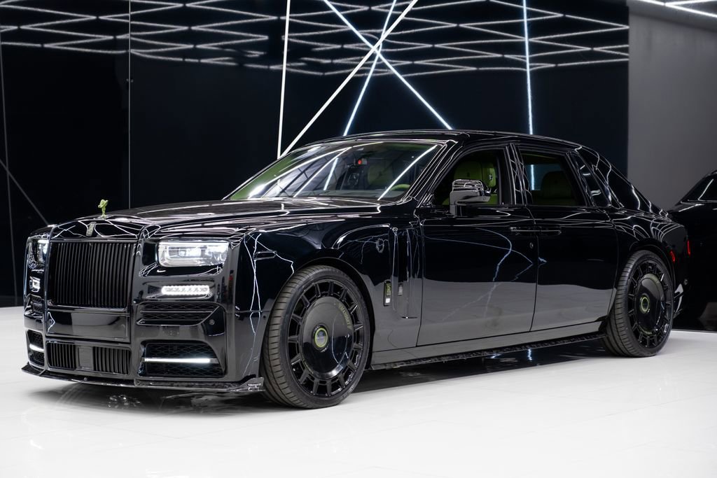 Used 2023 Rolls-Royce Phantom Sedan w/ The Phantom Package RWD image 3