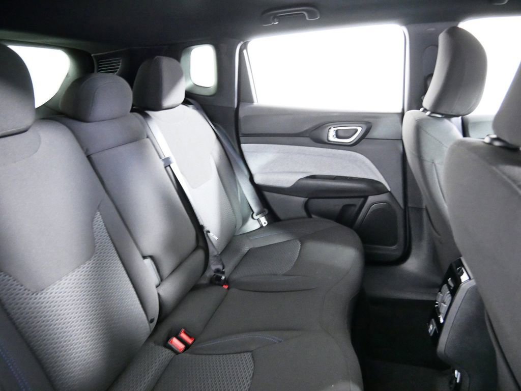 Used 2024 Jeep Compass Sport image 23