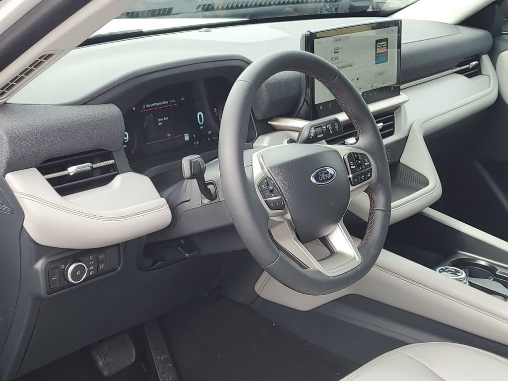 New 2026 Ford Explorer Active w/ Active Comfort Package image 9