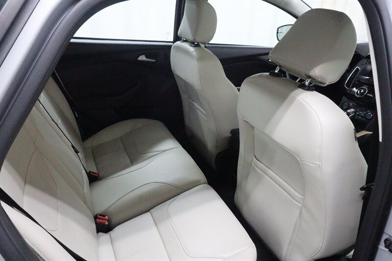 Used 2017 Ford Focus Titanium FWD image 28