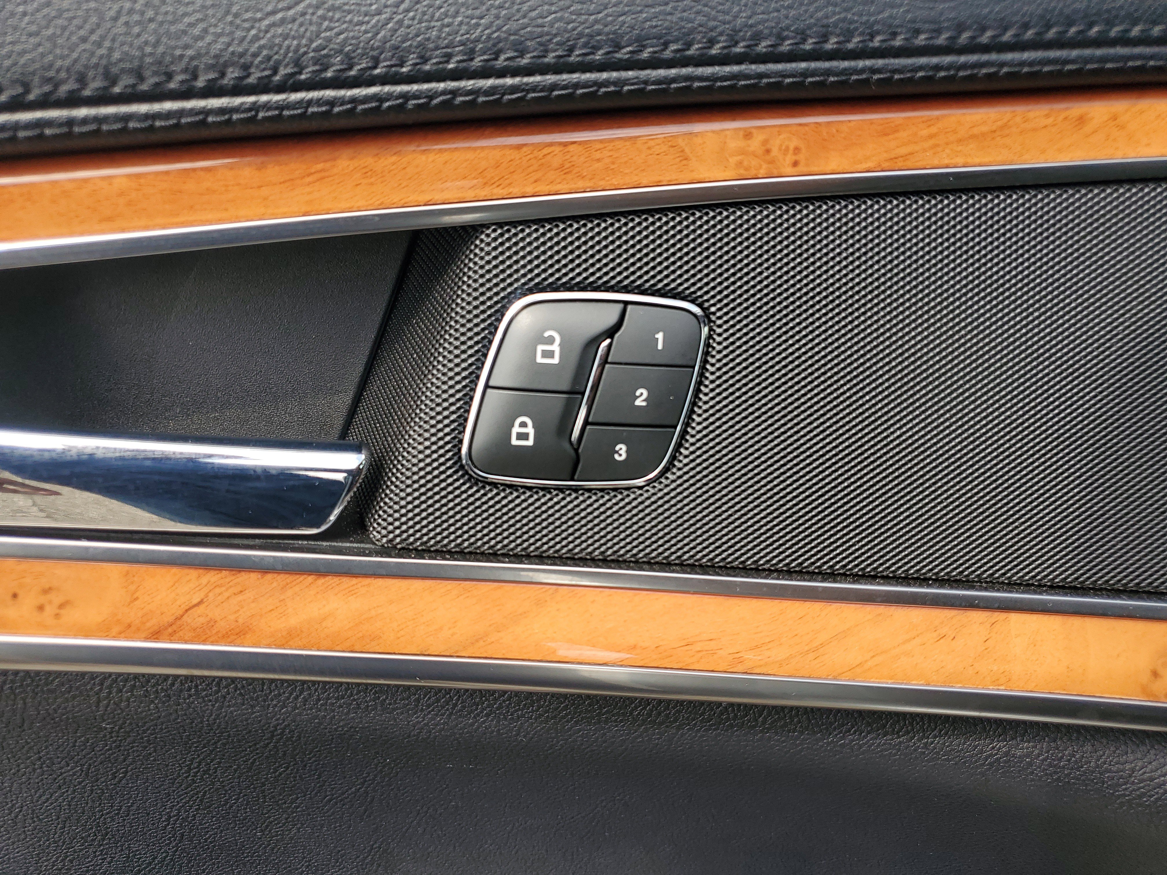 Certified 2019 Lincoln Nautilus Select image 17