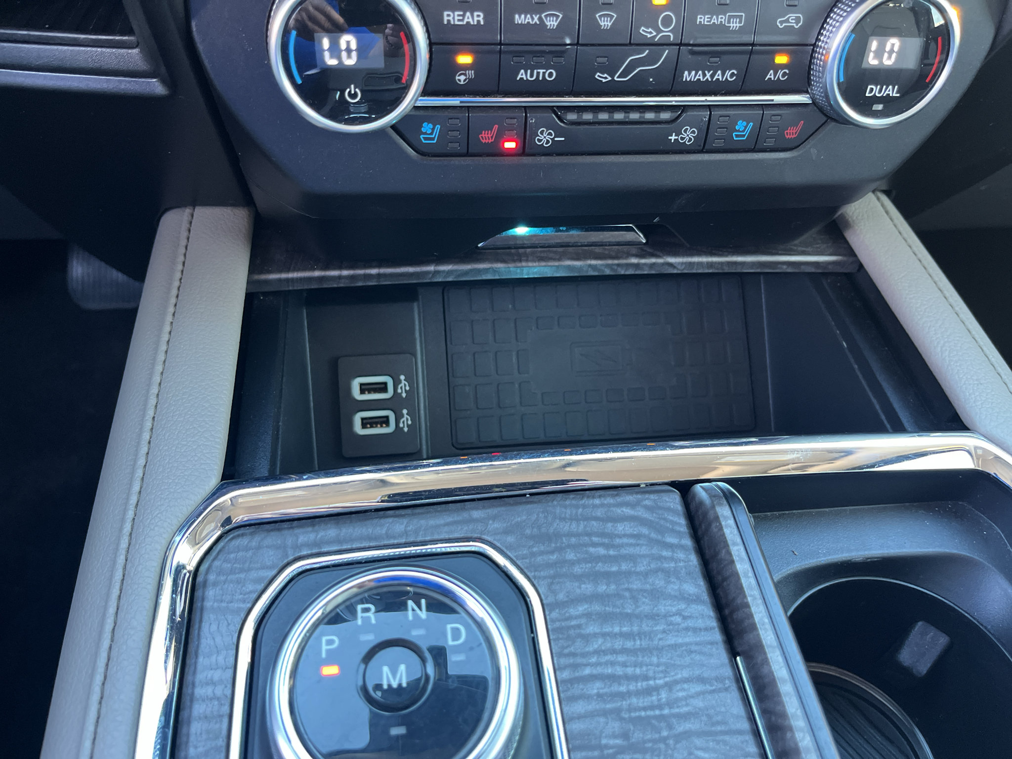 Used 2018 Ford Expedition Limited w/ Equipment Group 302A AWD/4WD image 21