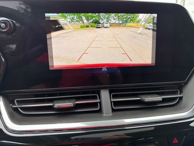 Used 2024 Chevrolet Trax RS w/ Sunroof Package FWD image 15