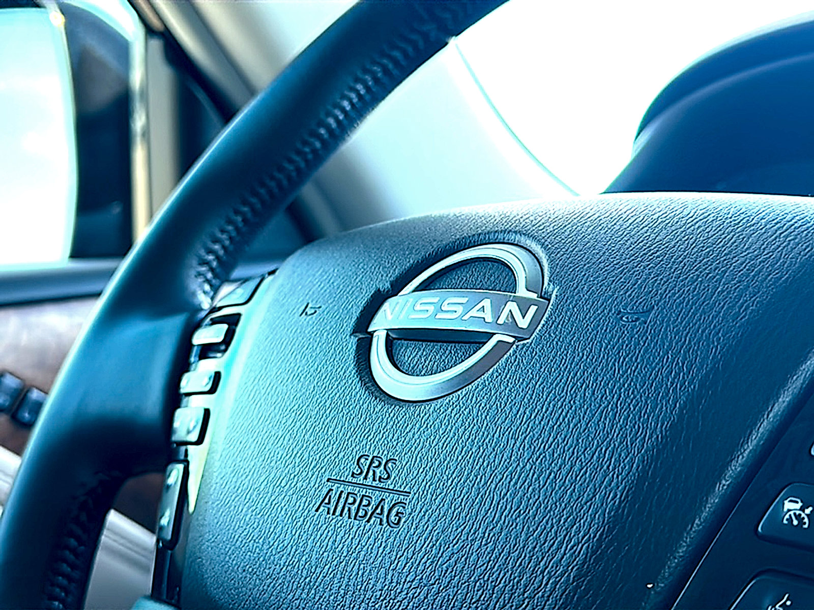 Used 2023 Nissan Armada SL w/ Captain's Chairs Package image 32