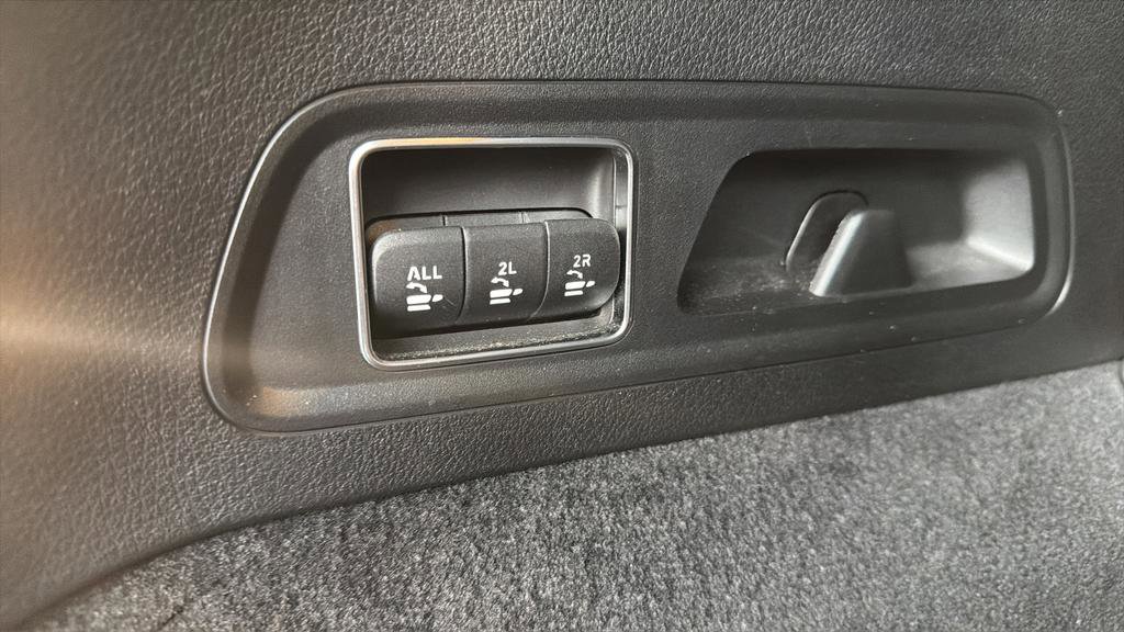 Used 2025 Mercedes-Benz GLS 450 4MATIC image 25