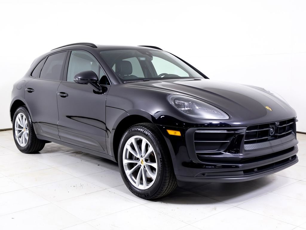 Certified 2024 Porsche Macan w/ Premium Plus Package image 30