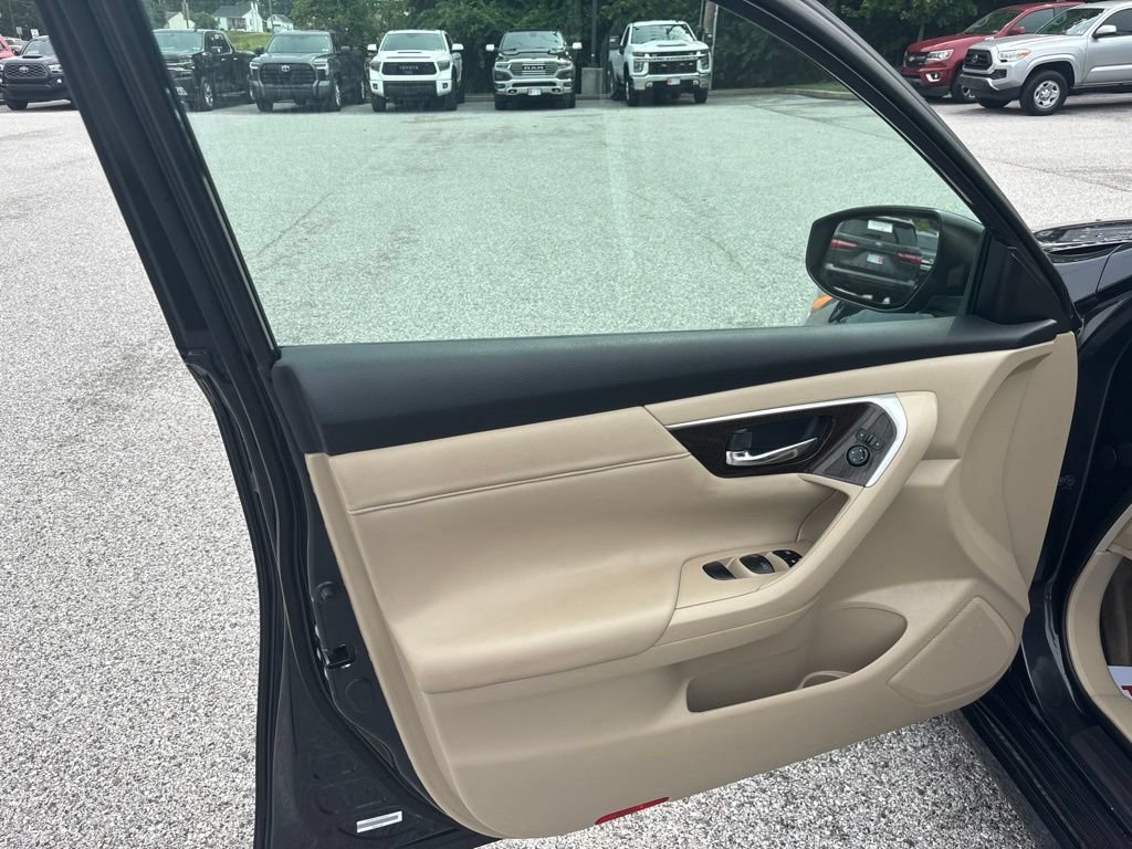 Used 2013 Nissan Altima 2.5 SL w/ 2.5 Moonroof Pkg FWD image 12