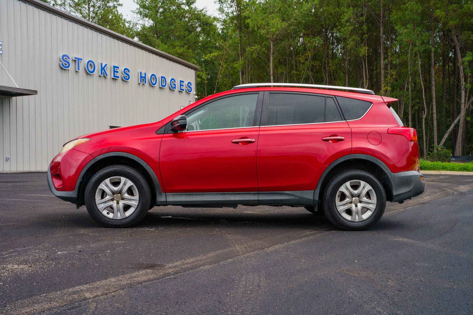 Used 2015 Toyota RAV4 LE FWD image 4