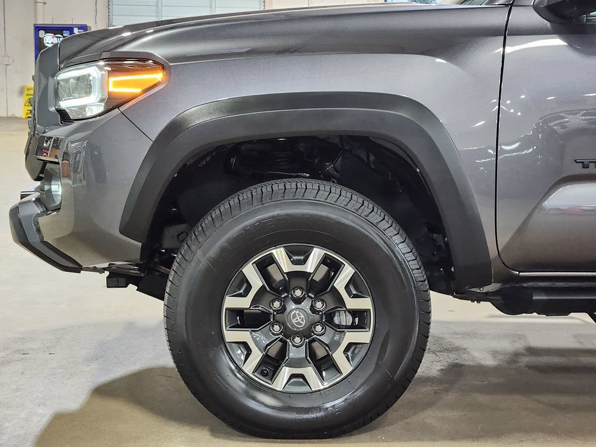 Used 2021 Toyota Tacoma TRD Off-Road w/ Technology Package AWD/4WD image 5