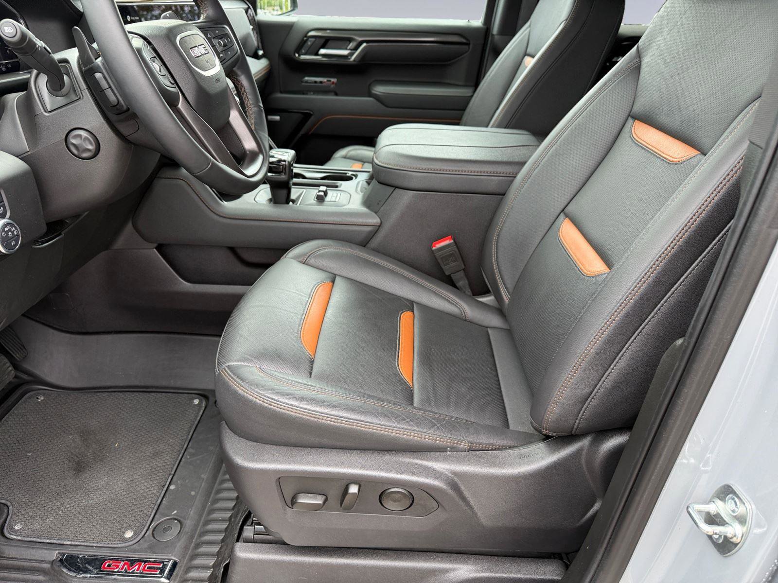 Used 2025 GMC Sierra 1500 AT4 w/ AT4 Premium Package AWD/4WD image 12