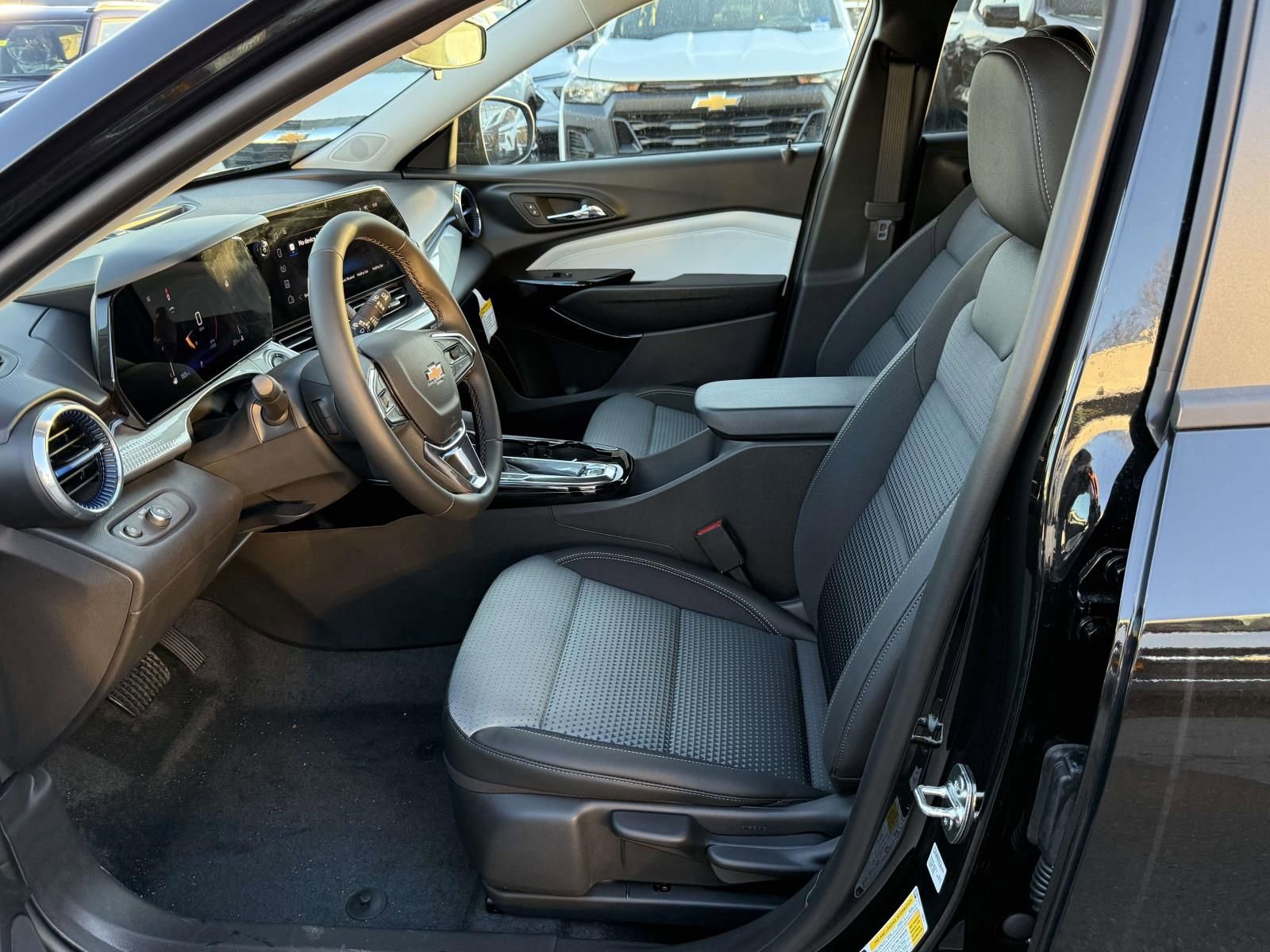 New 2026 Chevrolet Trax LT w/ Driver Confidence Package FWD image 19