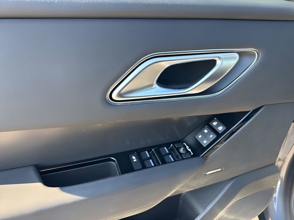 Used 2024 Land Rover Range Rover Velar Dynamic SE image 28