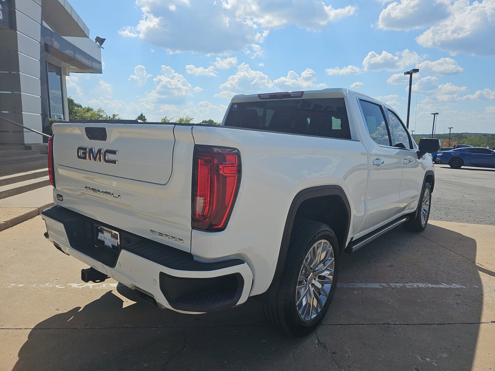 Used 2023 GMC Sierra 1500 Denali AWD/4WD image 4