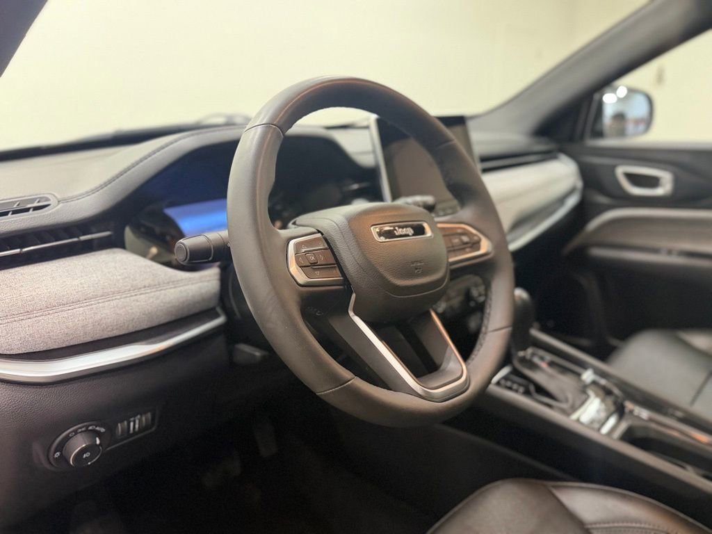 Used 2023 Jeep Compass Latitude w/ Sun and Sound Group image 10