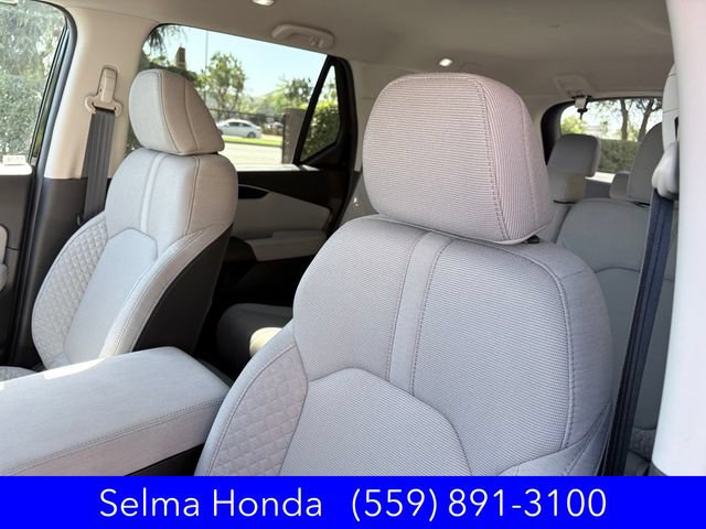 Used 2023 Honda Pilot LX image 12