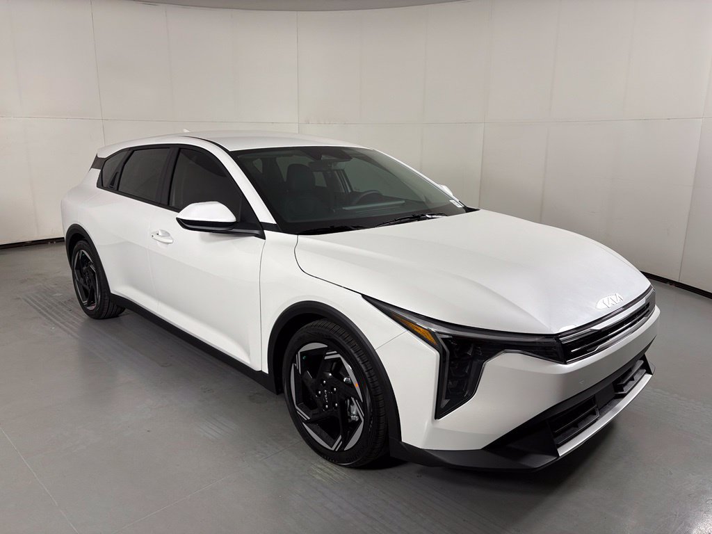 New 2026 Kia K4 GT-Line Turbo FWD image 2