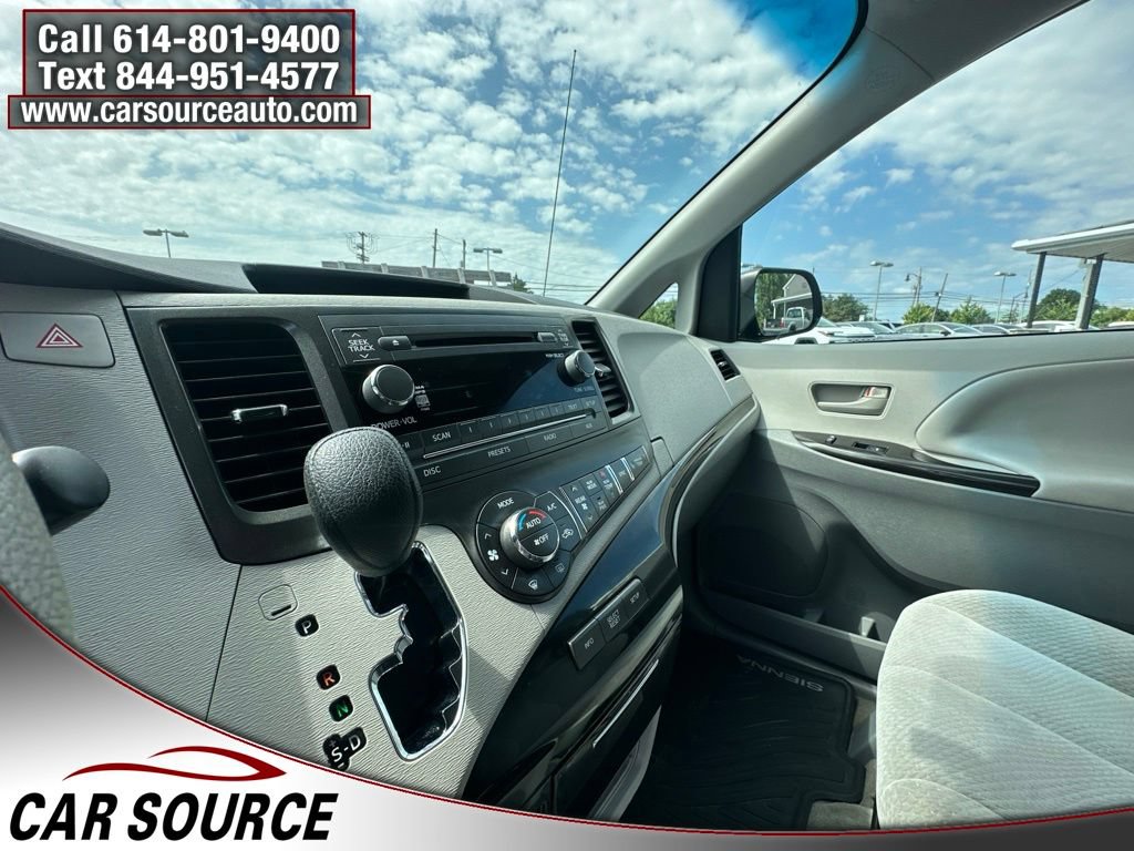 Used 2013 Toyota Sienna LE w/ Towing Pkg FWD image 19