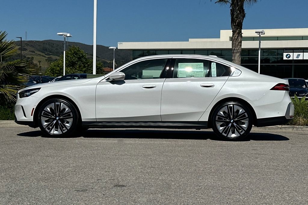 New 2026 BMW 530i RWD image 6
