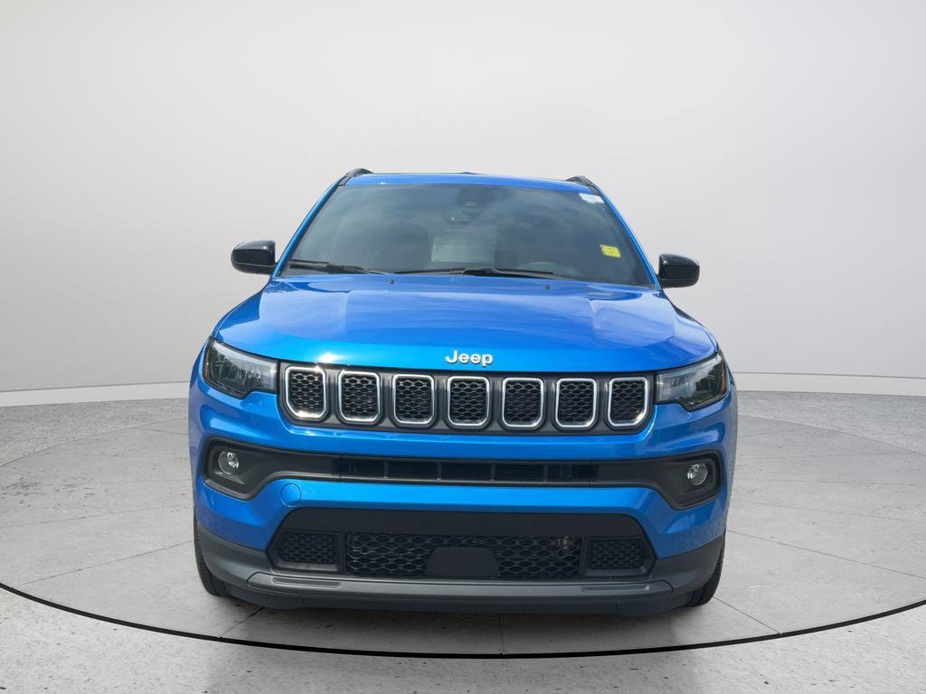 Used 2024 Jeep Compass Latitude AWD/4WD image 4