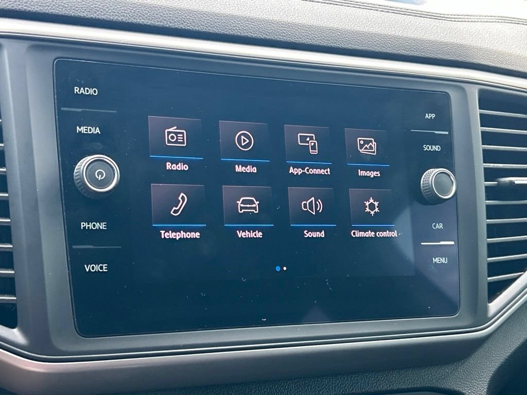 Used 2020 Volkswagen Atlas Cross Sport SE FWD image 33