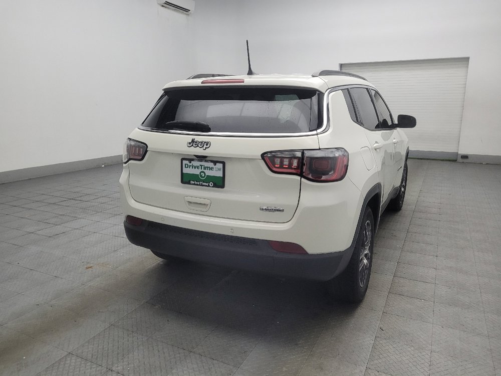 Used 2018 Jeep Compass Latitude w/ Popular Equipment Group FWD image 9