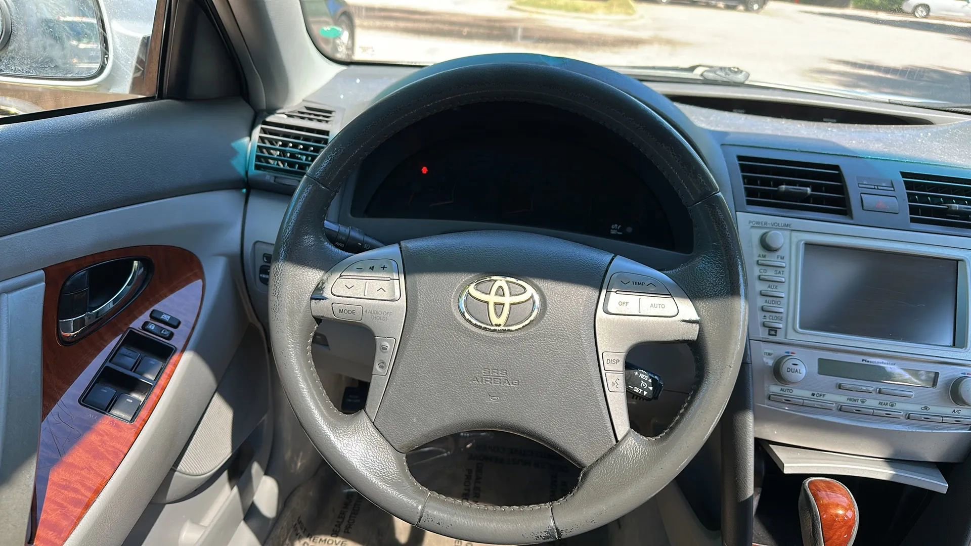 Used 2011 Toyota Camry XLE w/ SE/XLE Extra-Value Pkg FWD image 28