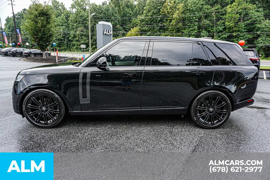 Used 2025 Land Rover Range Rover Long Wheelbase SE AWD/4WD image 6