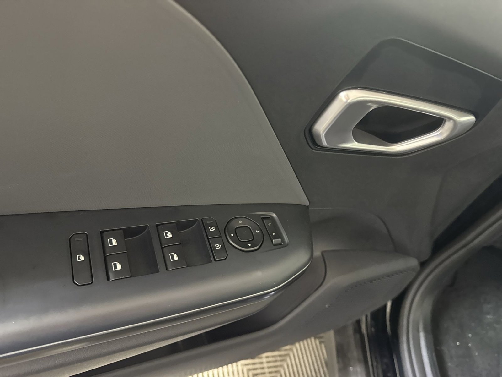 New 2025 Kia K4 LXS image 15