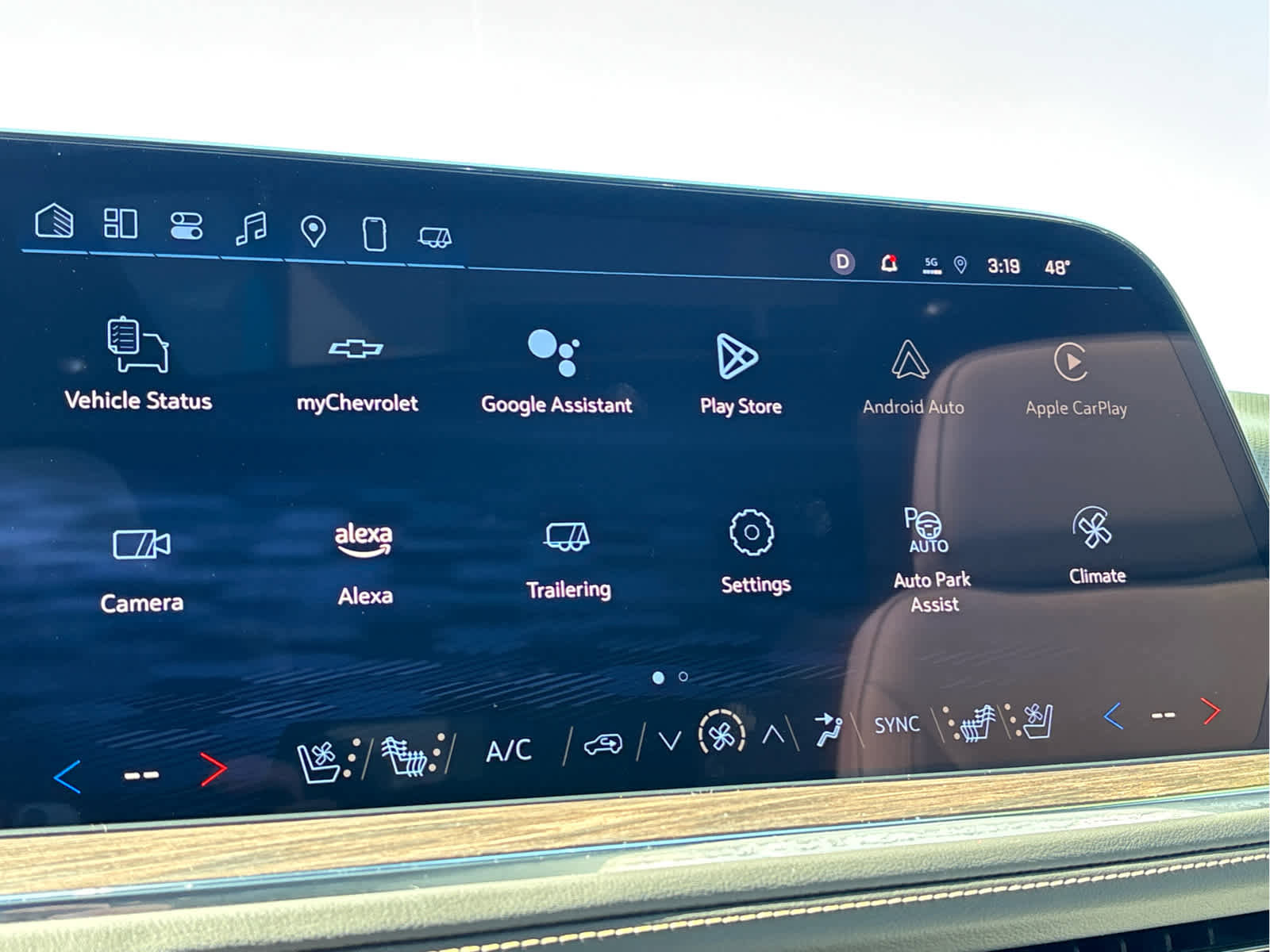 Certified 2025 Chevrolet Suburban Premier image 17