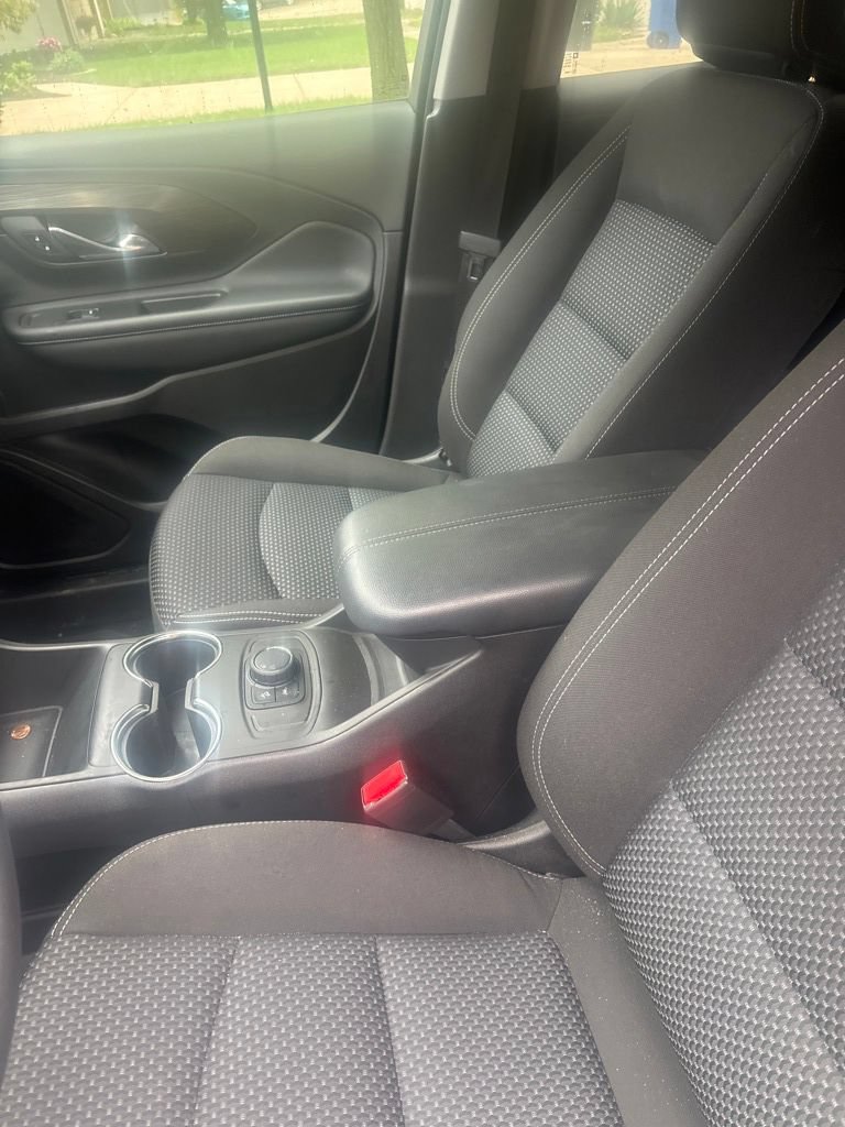 Used 2023 GMC Terrain SLE FWD image 8