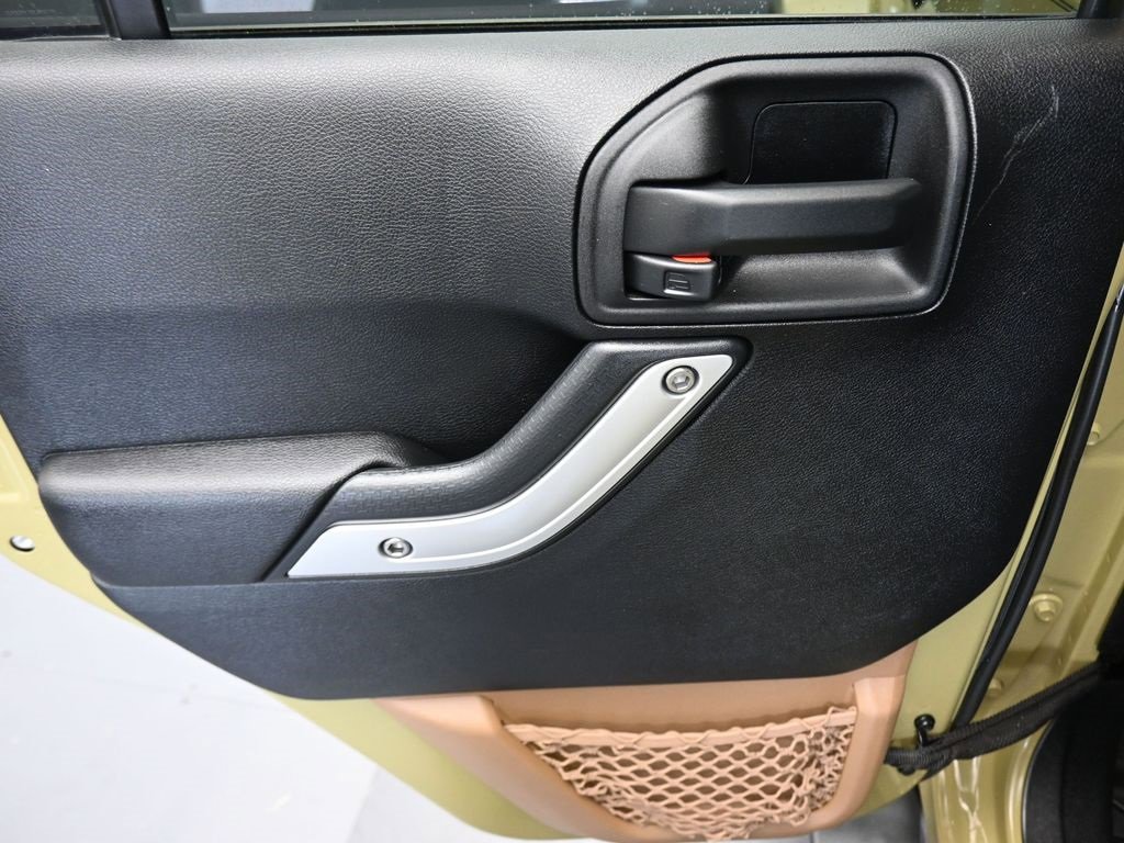 Used 2013 Jeep Wrangler Unlimited Sahara w/ Connectivity Group image 25