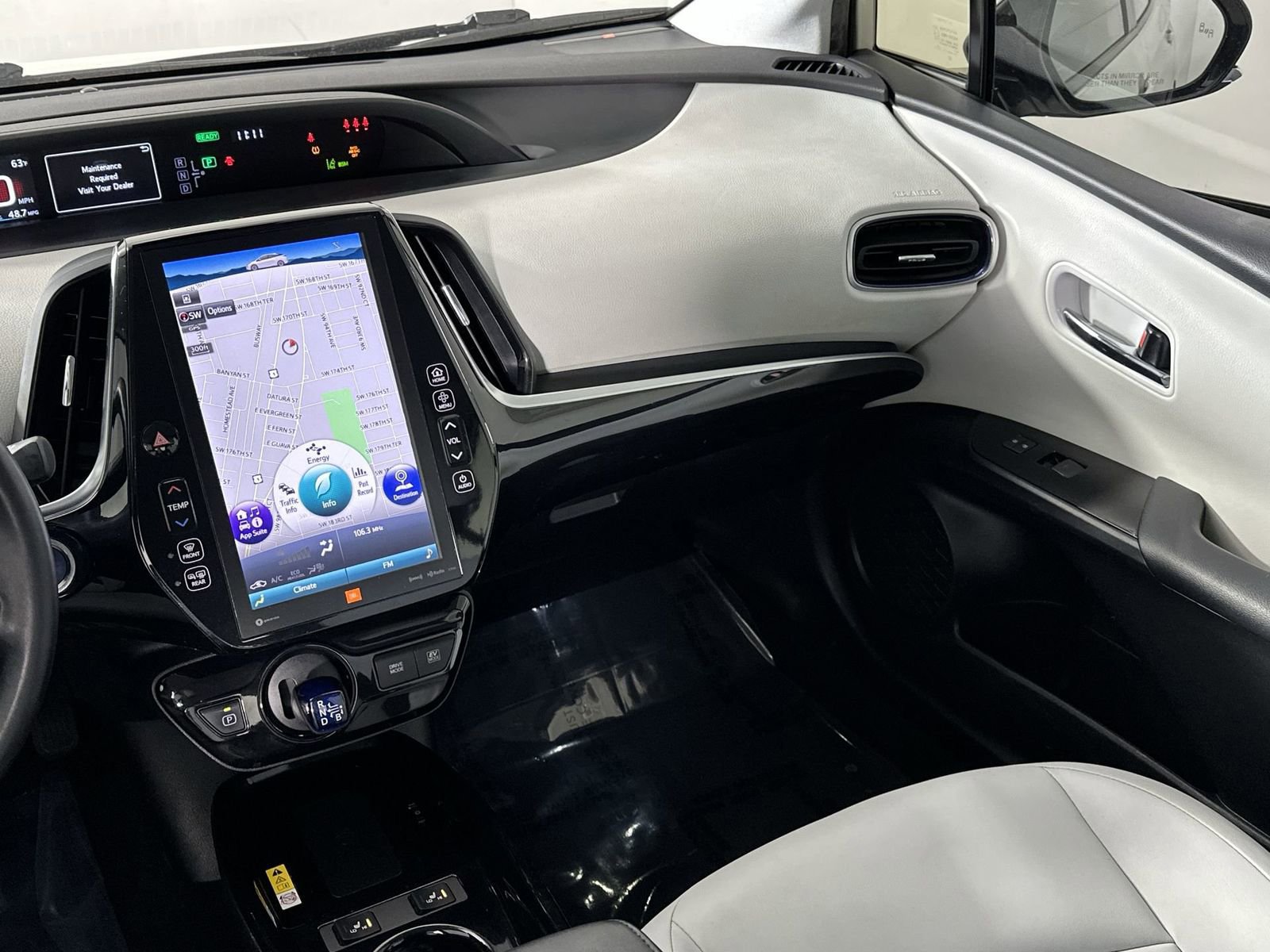 Used 2019 Toyota Prius Limited image 32