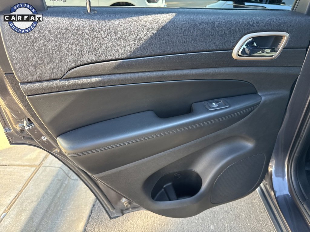 Used 2017 Jeep Grand Cherokee Laredo w/ Quick Order Package 2BE image 16