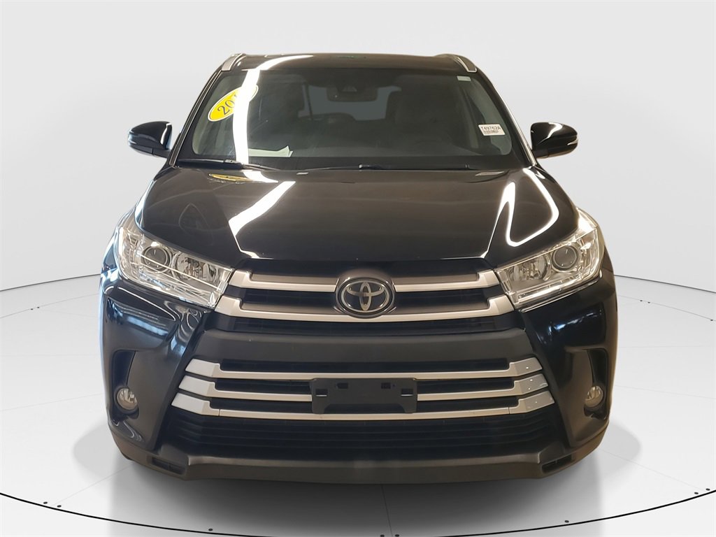 Used 2019 Toyota Highlander XLE image 2