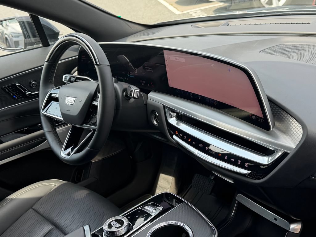 Used 2024 Cadillac Lyriq Sport AWD/4WD image 13