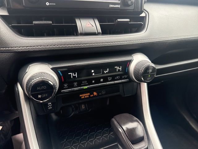 Used 2022 Toyota RAV4 LE image 10