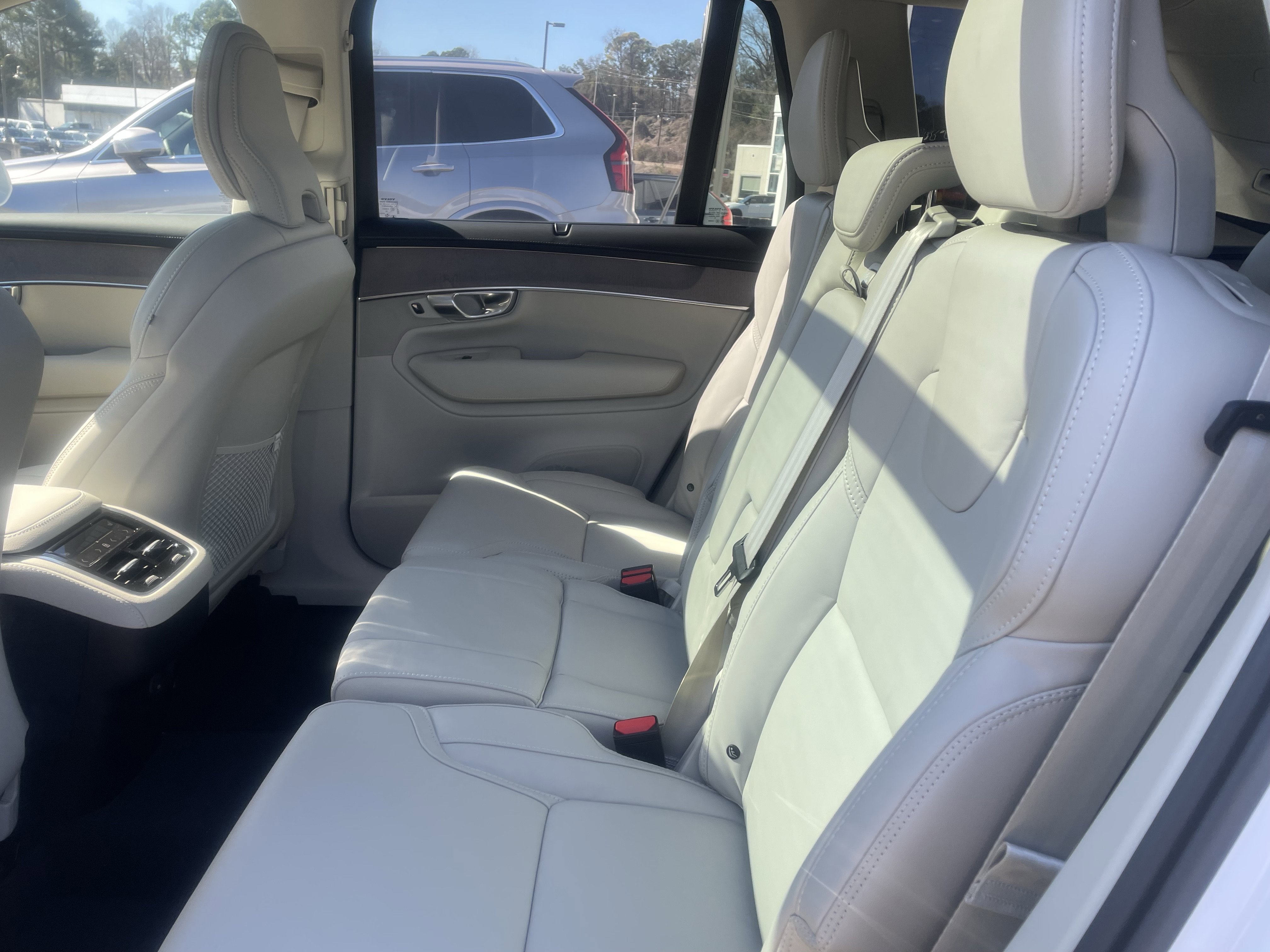 New 2026 Volvo XC90 B6 Ultra w/ Protection Package image 10