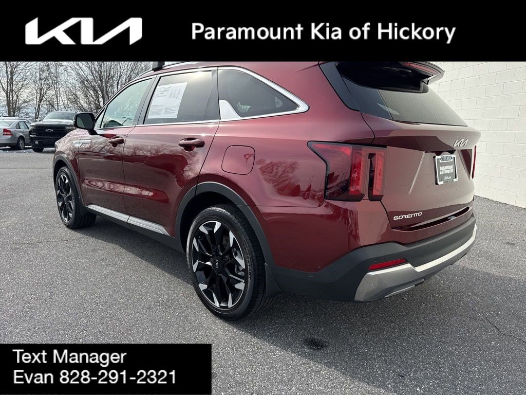 Used 2024 Kia Sorento EX w/ Panoramic Sunroof Package image 5