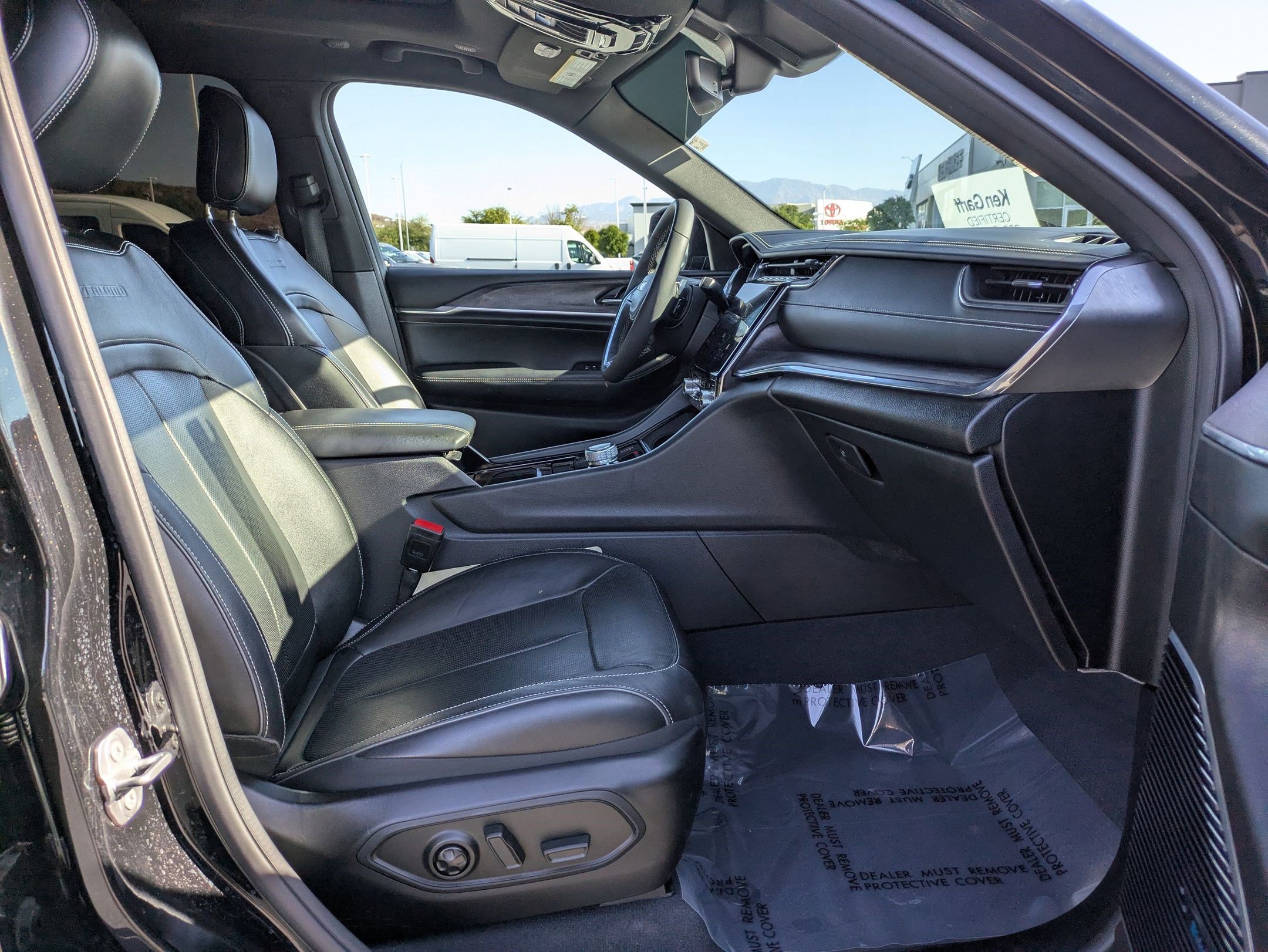 Used 2023 Jeep Grand Cherokee L Overland image 32