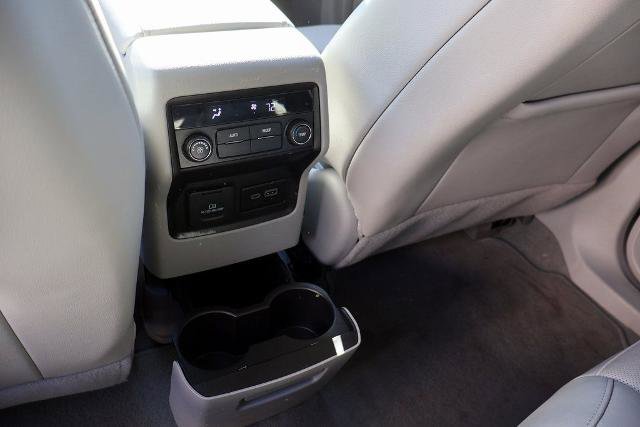 Used 2023 GMC Acadia SLT image 15