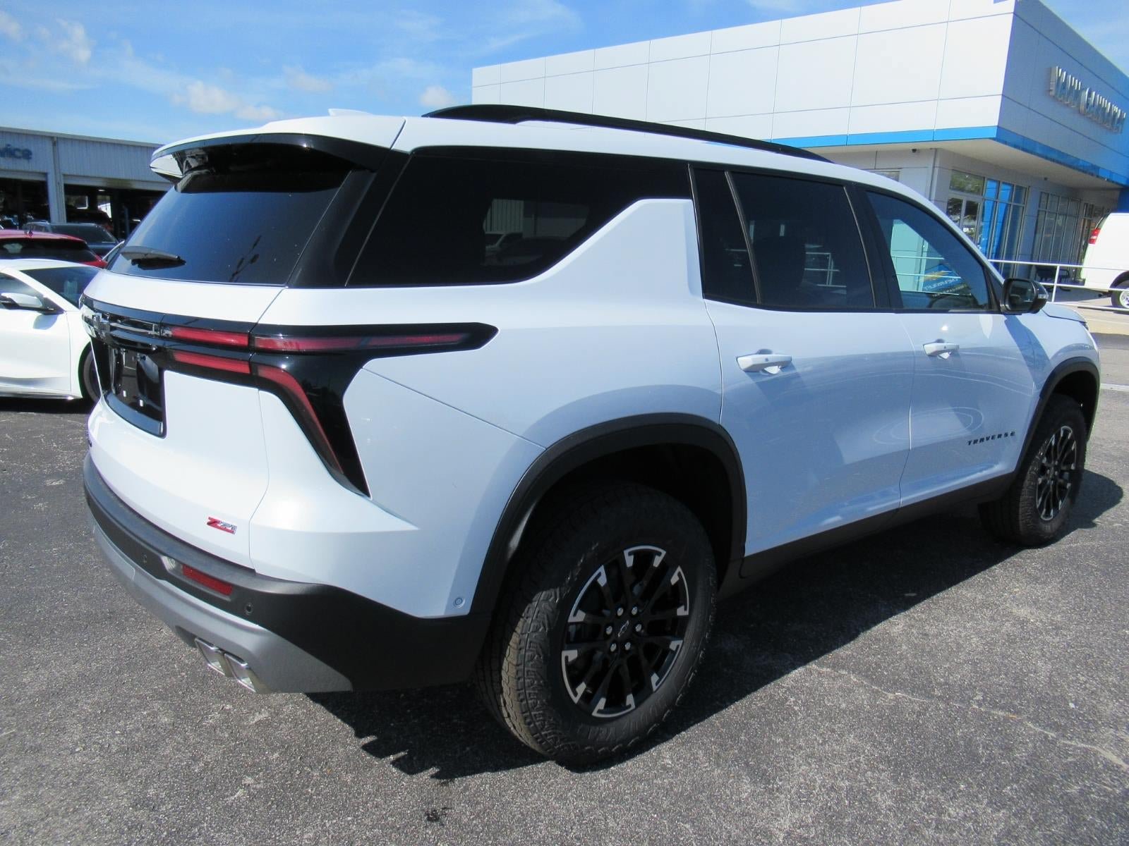 New 2026 Chevrolet Traverse Z71 w/ Enhanced Driving Package AWD/4WD image 5